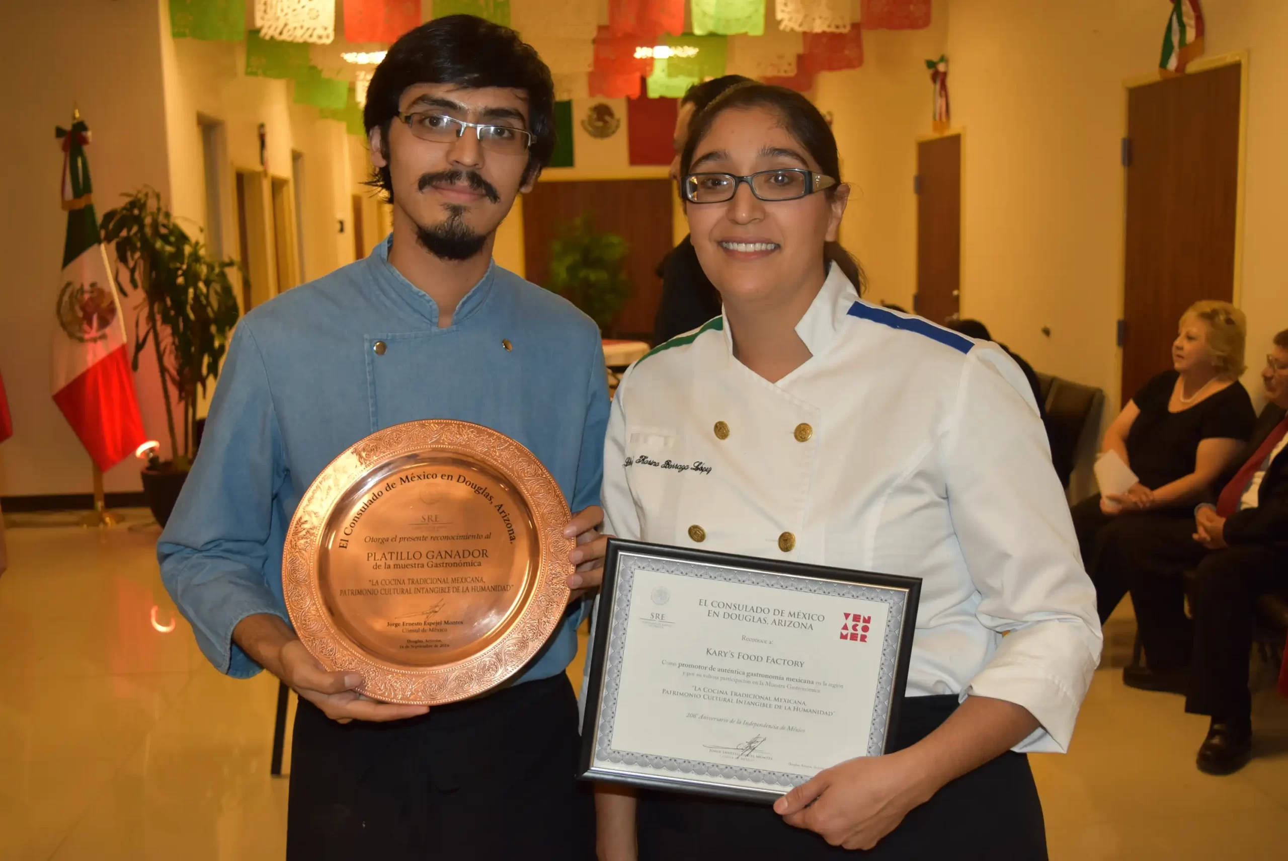 Chef Karina Barraza y Chef Roberto Sanchez Consulado de Douglas Arizona
